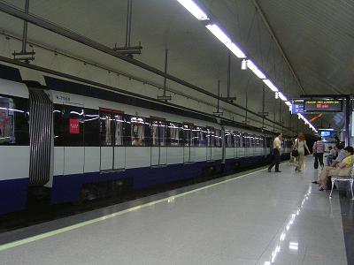madrid subway.JPG